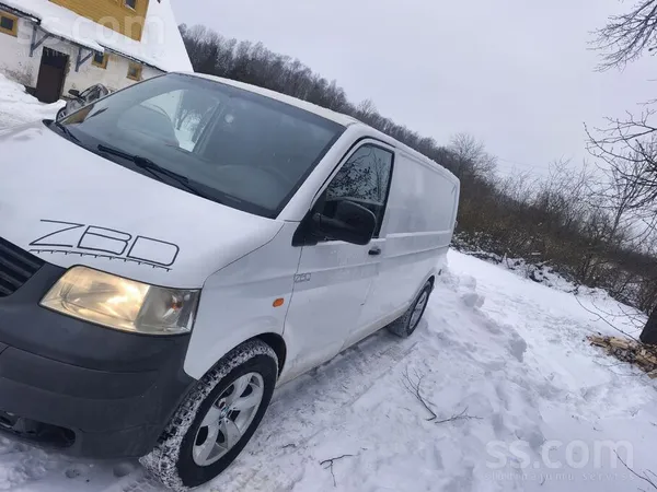 Tirgojas kravas transportieris ar trīs vietām. Siksnas tiko mainītas. aizmug