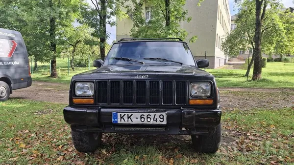 Jeep Cherokee - 1