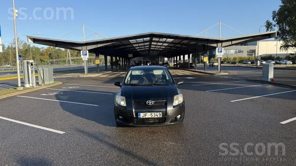 Toyota Auris, jauna ta, 2.2 dīzelis, 133 kw mehāniskā ātrumkārba, 2 atslēgas