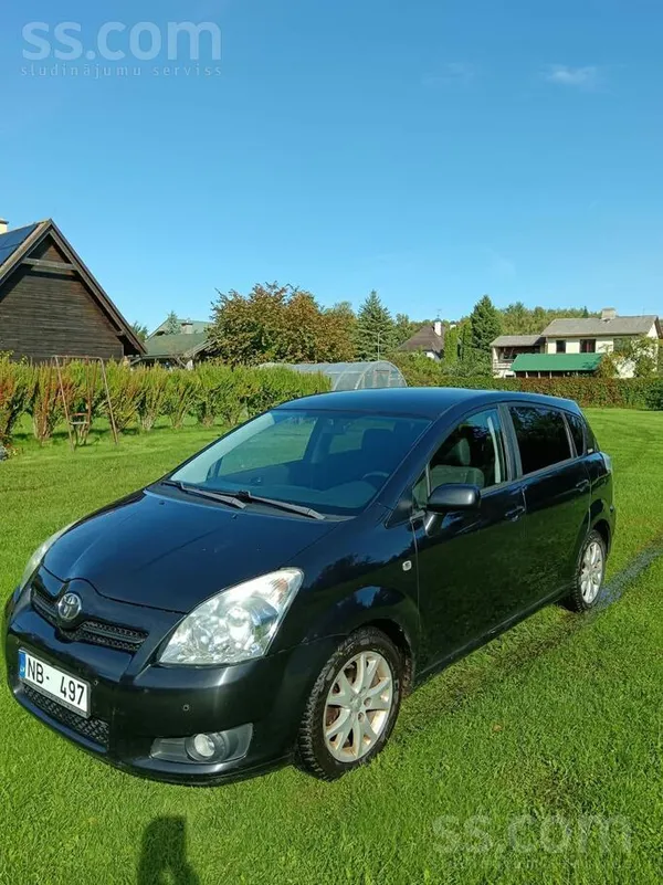Toyota Pārdod Toyota Corolla Verso 2.2d , 136zs, 7-Sēdvie