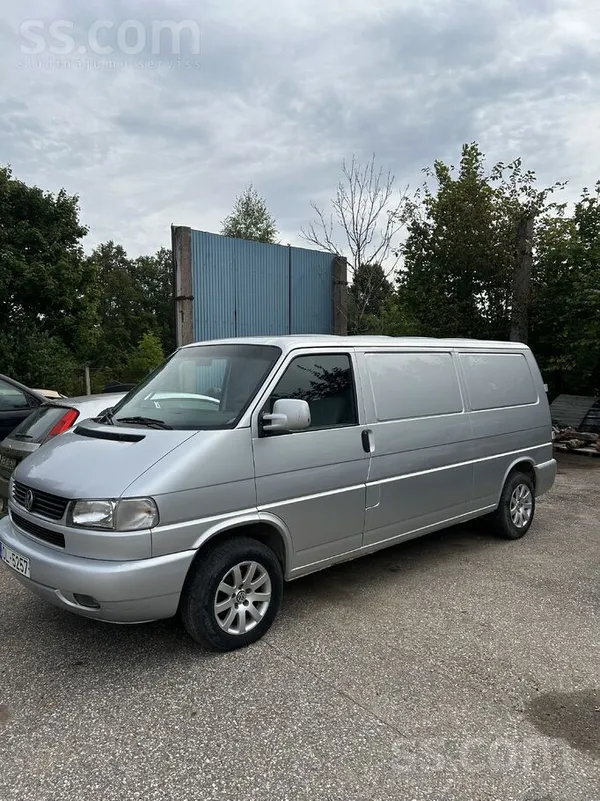 Volkswagen Transporter - 1