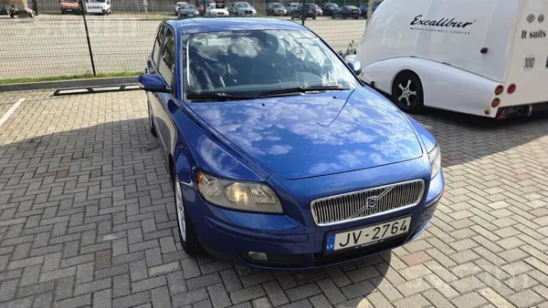 Volvo V50 - 1