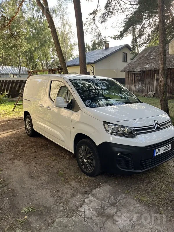 Citroen Tiek tirgots labs komercauto ar zemu, reālu nobrau
