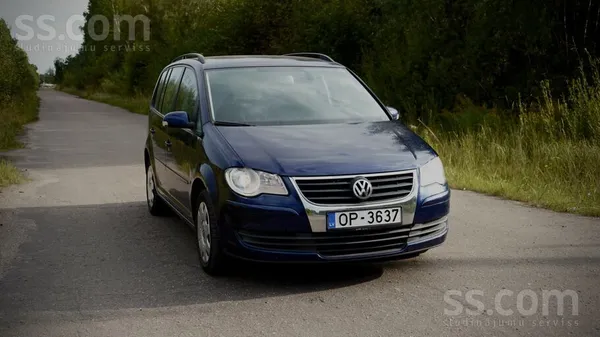 Volkswagen Touran - 1
