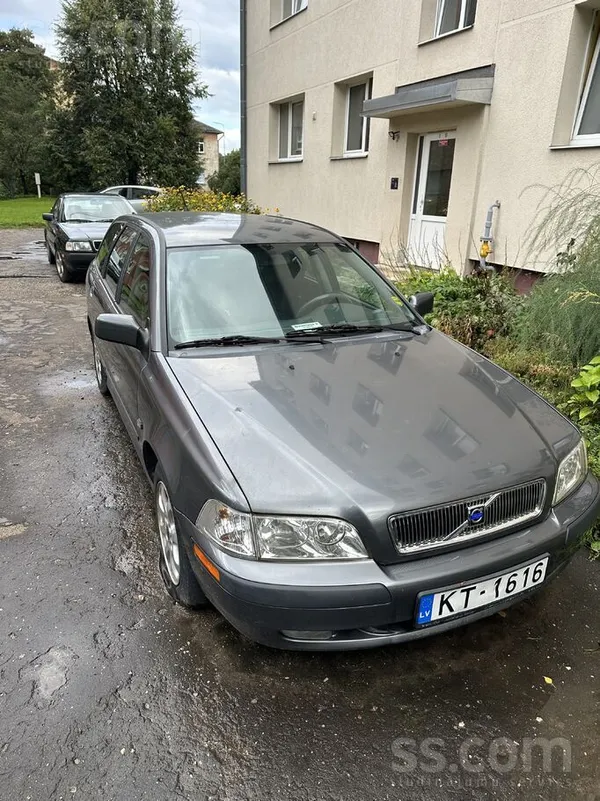 Volvo V40 - 1