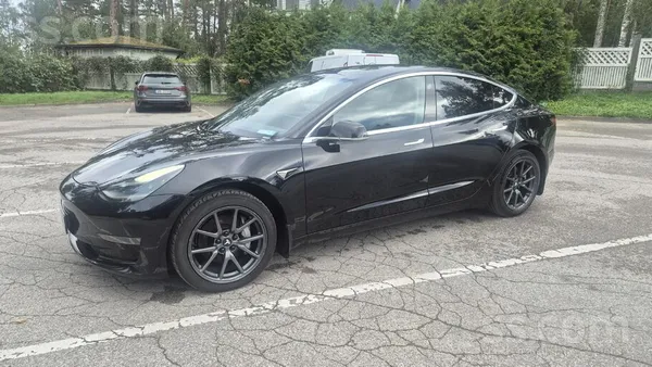 Pārdodas Tesla Model 3 Long Range ļoti labā Stāvokļī. 

Full self drive Funkcija.