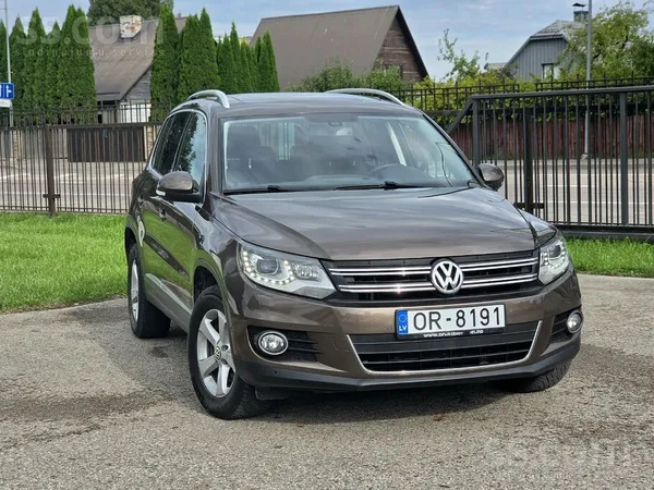 Volkswagen Tiguan - 1