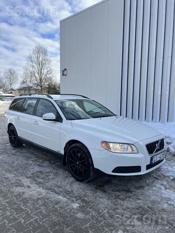 Volvo V70 2007, 2.4D dīzelis, Automāts, Universāls, Balts — Latvijā