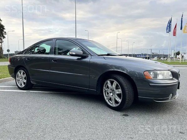 Volvo S60 - 1
