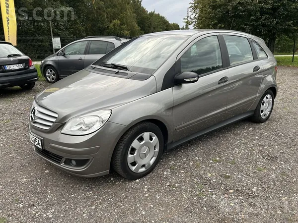Mercedes B180 - 1