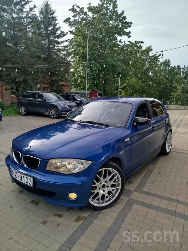 BMW 120 - 1