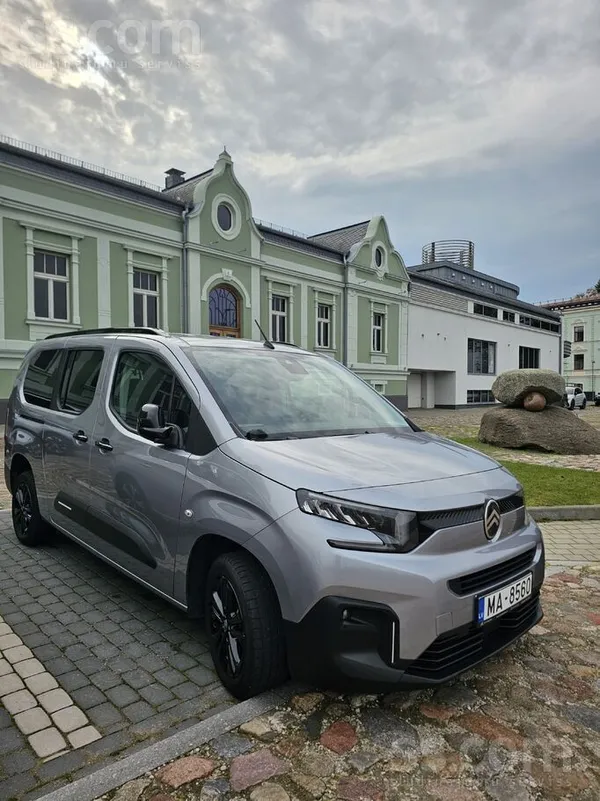 Runā, ka auto pirmajā gadā zaudē 20% no tā vērtības, tad nu pārdodu auto, ku
