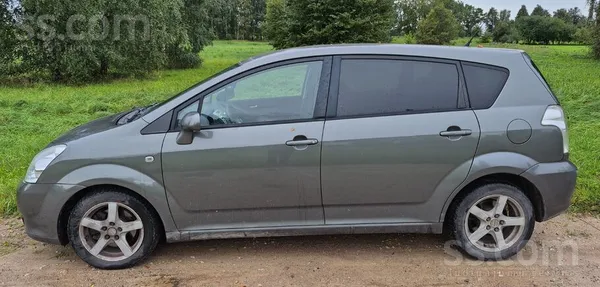 Toyota Pārdodu dinamisku un praktisku 7-vietīgu Toyota Co