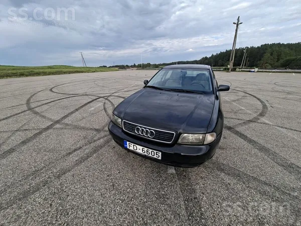 Audi A4 - 1