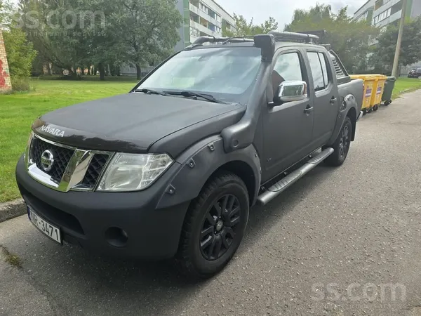 Nissan Navara - 1