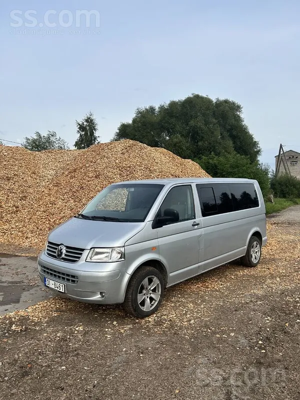 Volkswagen Caravelle - 1