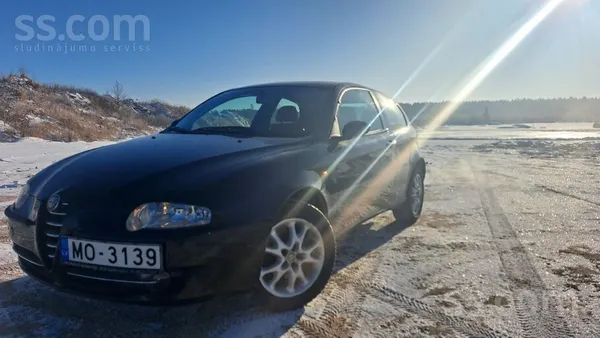 Alfa-Romeo Alfiņa ar ļoti mazu nobraukumu. 