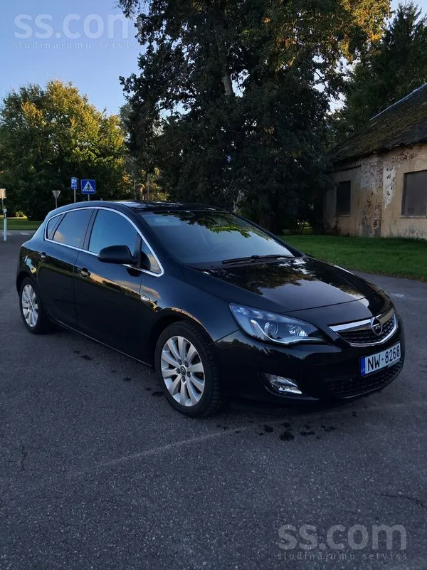 Pārdod Opel Astra ar labu komplektāciju. Šur tur kāds rūsas punkts. Ziemas r