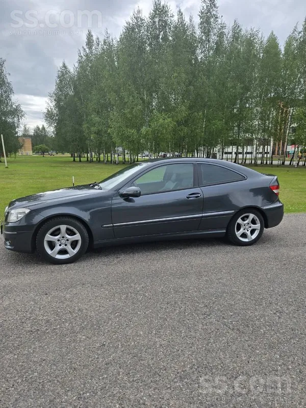 Mercedes Pārdodu uzticamu, koptu un ekonomisku 2009.gada Me
