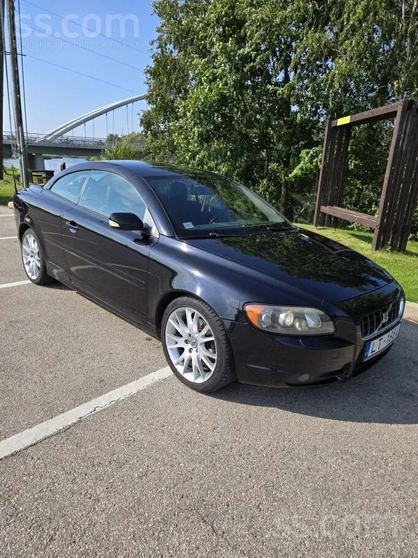 Volvo Īpašniece pārdod savu loloto, saudzētu un koptu ka