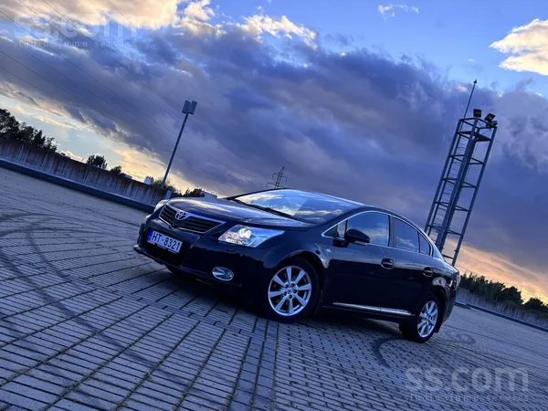 Toyota Avensis - 1