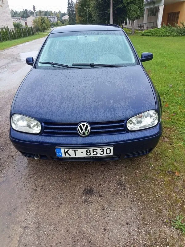 Volkswagen Pārdod ekonomisku golfiņu 1, 4 benzīna motors, pat