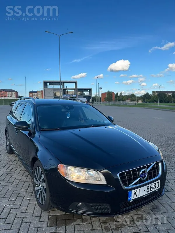 Volvo Volvo V70(2013)-melnā krāsā, universiālis, 2.0 dīz