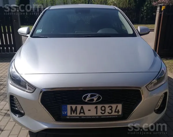 Hyundai Машина находится в пос. Аматниеки 2 км от папирфаб