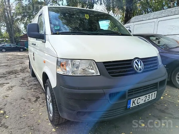 VW Transporter 1.9 Tdi ar 75kw motoru ekonomisks un ietilpīgs auto. 
Ļoti s