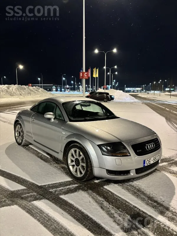 Audi TT mk1 quattro. 
1.8t 132kw 
1999.gada
Manuālis. 
 Jauna tehniskā a