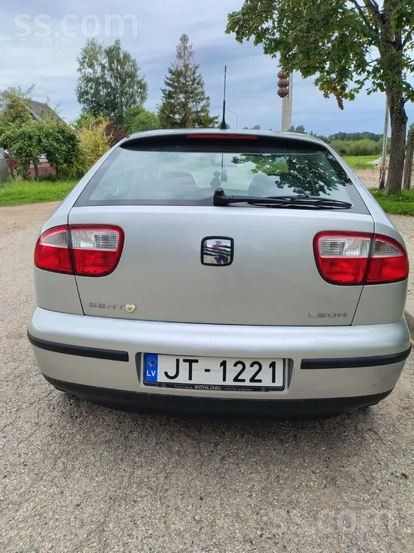 SEAT Automašīna ir labā tehniskā stāvoklī, skate līdz 1