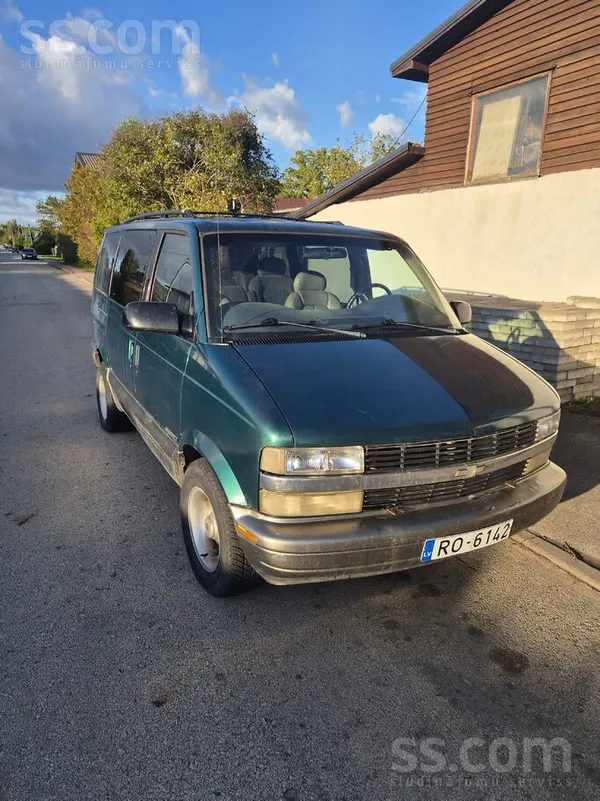 Chevrolet Astro - 1