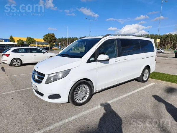 Mercedes V220 - 1