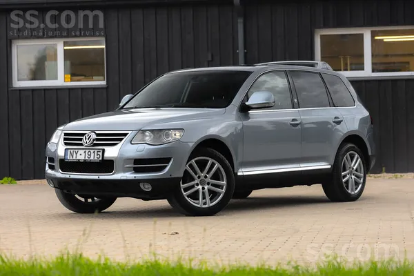 Volkswagen Touareg - 1