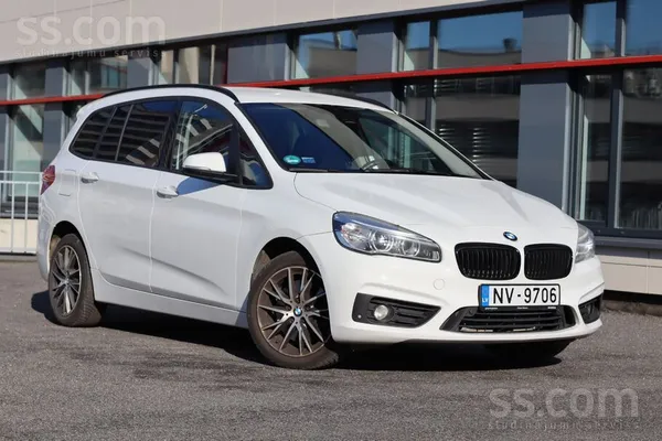 BMW 220 - 1