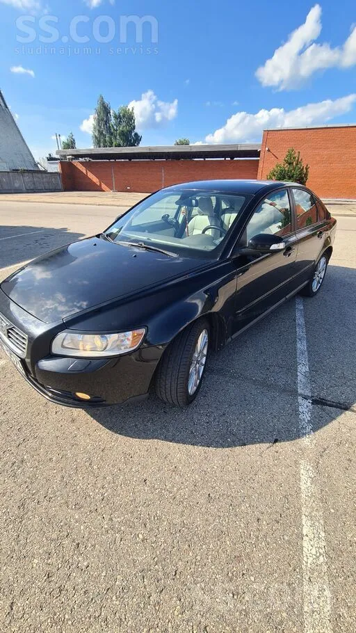 Volvo S40 2007, 1.6D dīzelis, Manuāls, Sedans, Melns — Latvijā