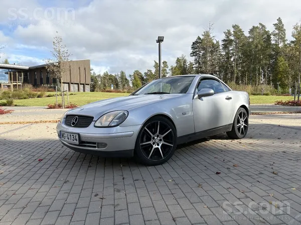 Mercedes SLK200 1997, 2.0 gāze, Manuāls, Kabriolets, Sudrabs — Latvijā