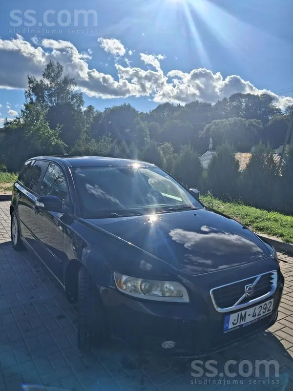 Volvo Pārdodu Volvo V50, sīkāk pa otro telefona numuru.