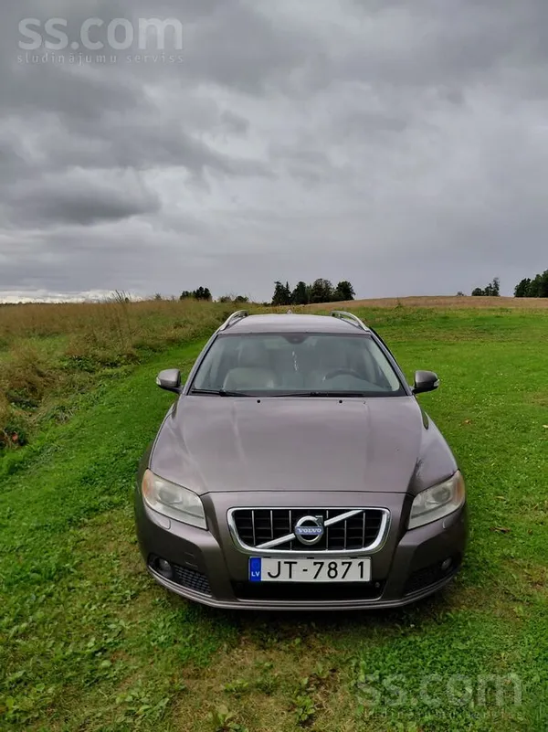 Volvo V70 - 1