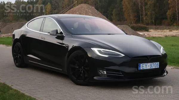 Tesla Model S 2018, Hečbeks, Melns — Latvijā