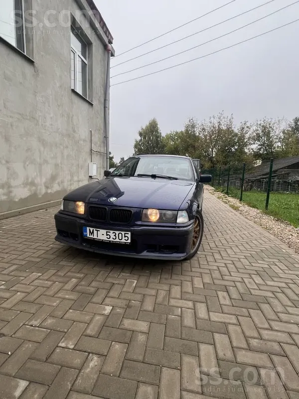 BMW 323 1997, 2.5 benzīns, Manuāls, Universāls, Zils — Latvijā