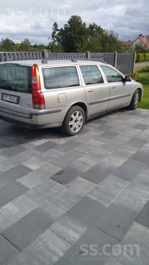 Volvo Pārdodu auto , defekts-stūres reika.