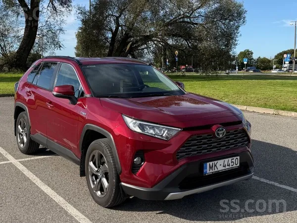 Toyota Rav 4, Luxury plus aprīkojums, pirkta jauna Amserv motors, viena īpaš