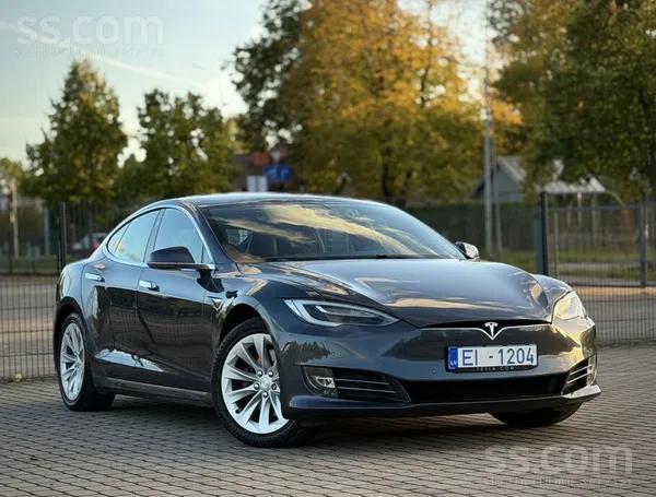 Tesla Model S 2017, Hečbeks, Pelēks — Latvijā