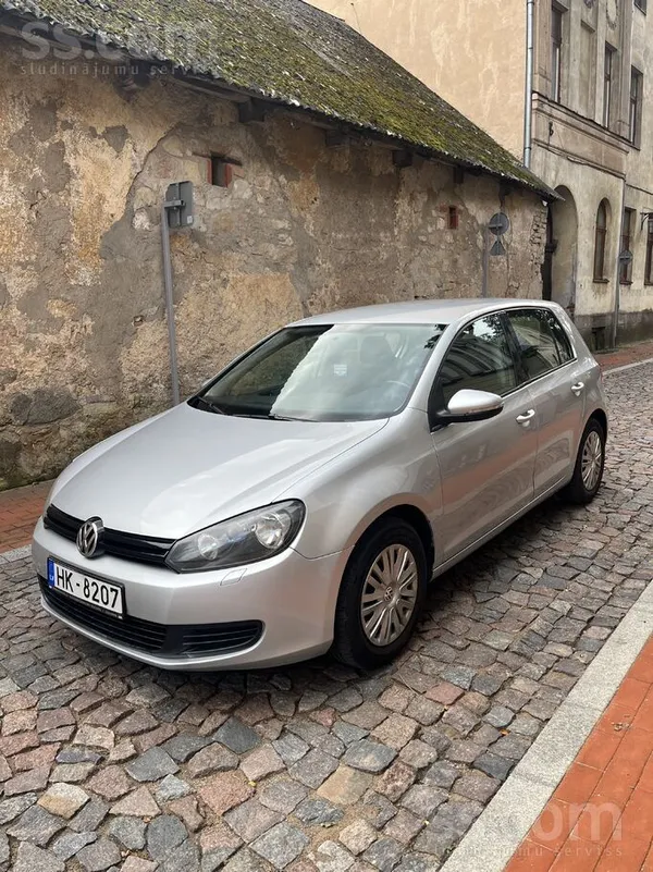 Volkswagen VW Golf 6 ar 1.4 Tsi benzīna motoru. 90kw=122 zs. 