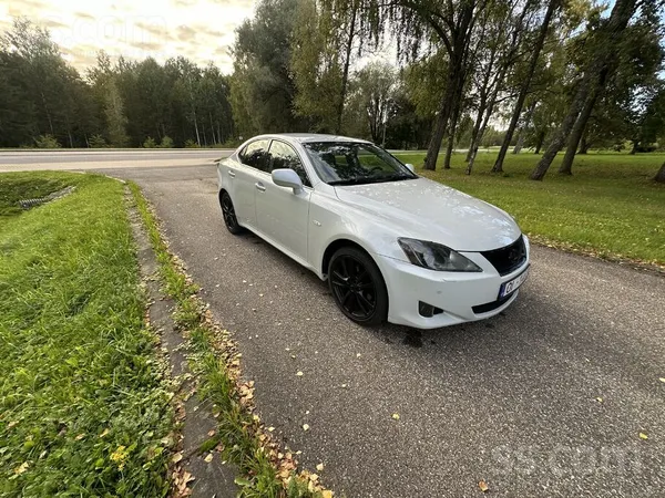 Lexus IS - 1