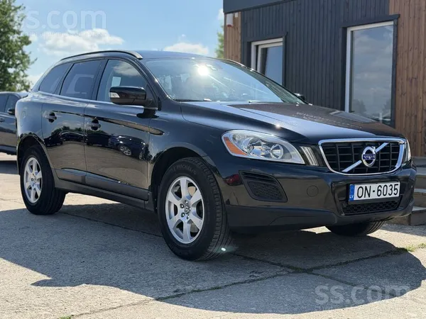 Volvo Xc60 2.0 dīzelis, 5-cilindru dzinējs. Latvijā nav ekspluatēts. Ievests