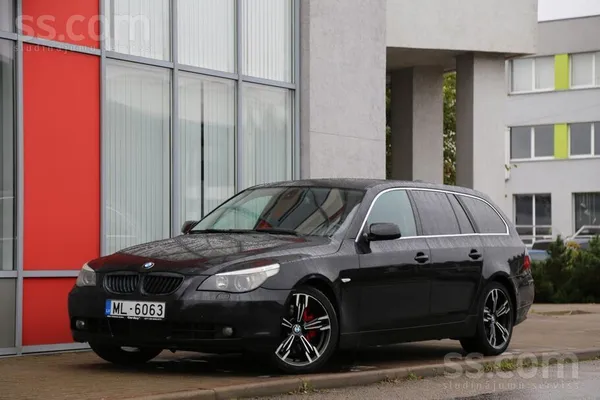 3.5d/200kW, automāts. 

-Elektro bagāžnieks. 
-Recaro melns ādas salons a