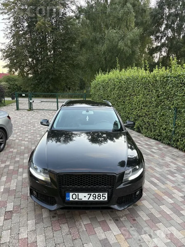 Audi Pārdodu Audi a4 b8 2010.gada 2.0 dīzeli, mašīna ļo