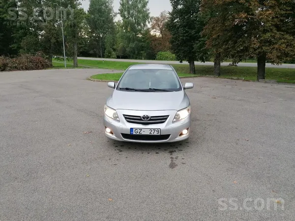 Toyota Corolla - 1